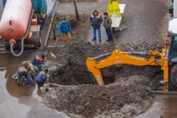 Ukraine,,Romny,,December,24,,2024:,A,Group,Of,Workers,Repair